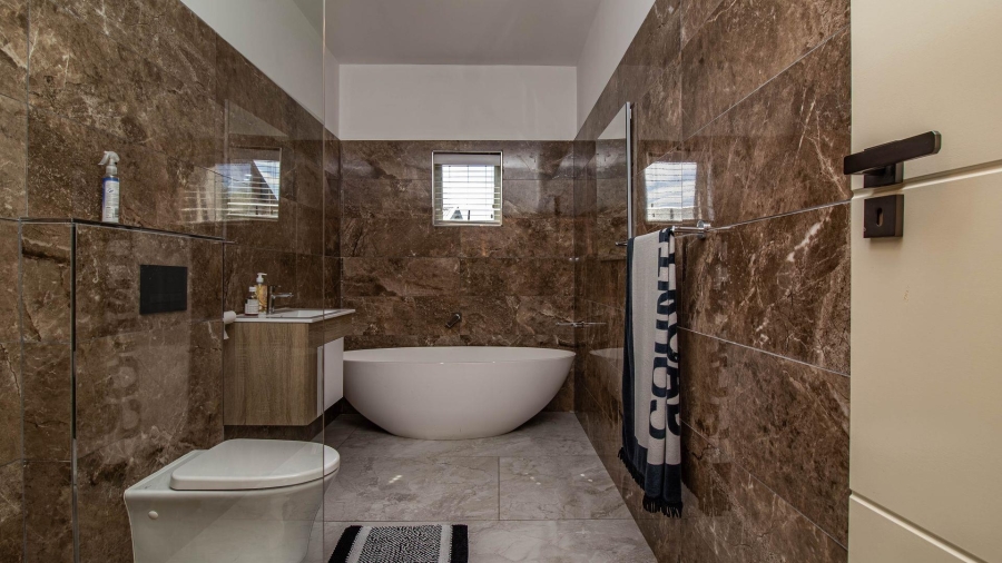 5 Bedroom Property for Sale in Benguela Cove Lagoon Wine Estate Western Cape